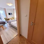 Goscinne Na Szlaku 3* Kuźnica